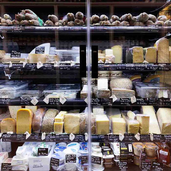 Billede af lækre oste og pølser fra Gastronomer på Frederiksberg.